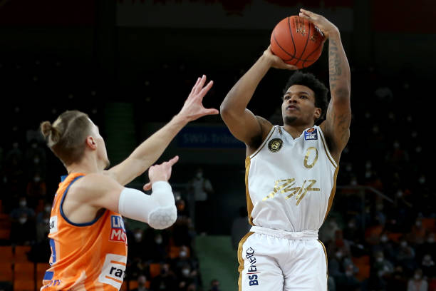 的中场核心 的中场核心