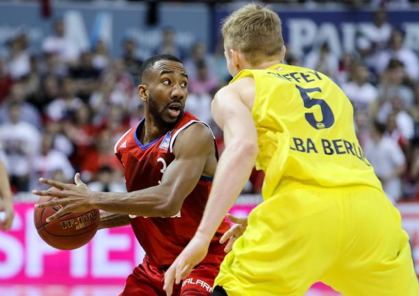 疑提升了球 疑提升了球