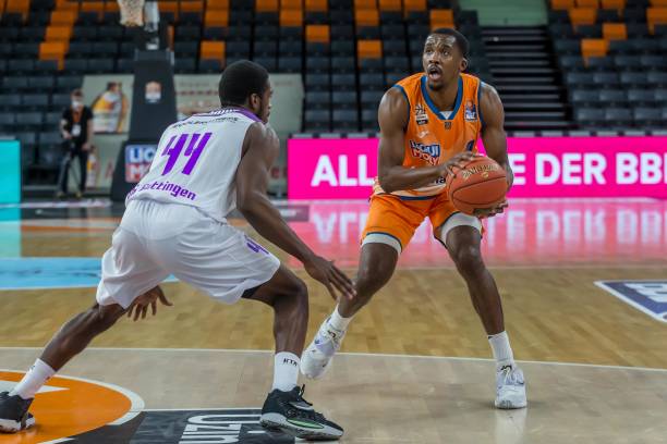 够填补后腰 够填补后腰